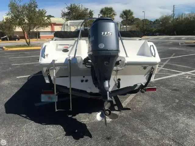 Sea Hunt Escape 188 LE