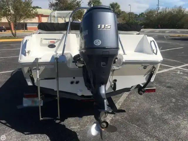 Sea Hunt Escape 188 LE