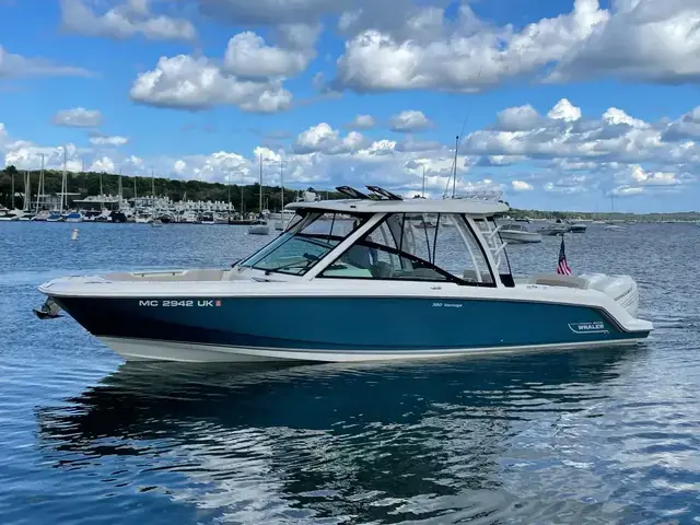 Boston Whaler Vantage