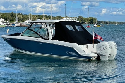 Boston Whaler Vantage