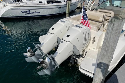 Boston Whaler Vantage