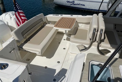 Boston Whaler Vantage