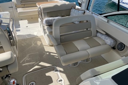 Boston Whaler Vantage