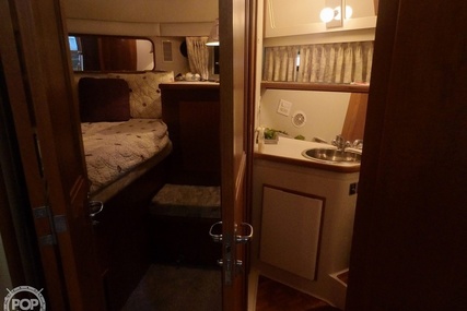 Carver 4207 Aft Cabin