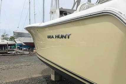 Sea Hunt Triton 240