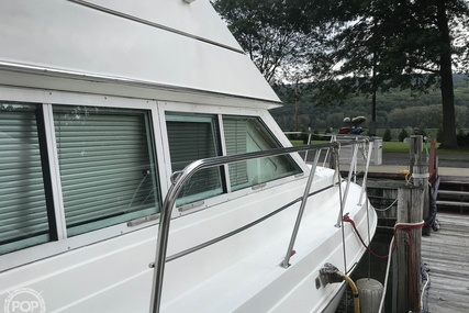 Cruisers 3950 Aft Cabin