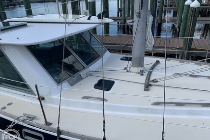 Morgan 33 Pilothouse