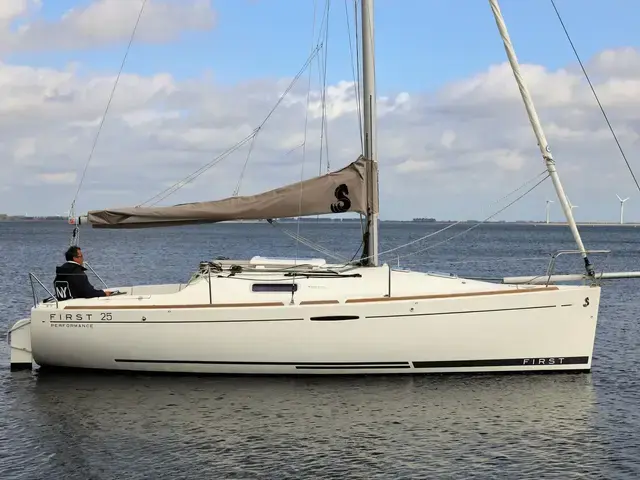 Beneteau First 25