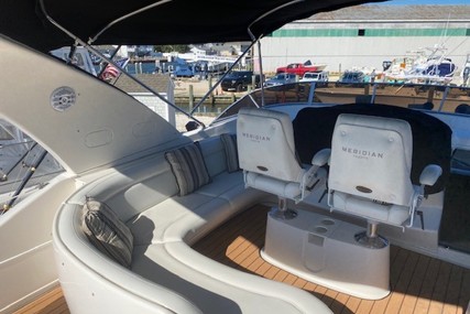 Meridian 540 Pilothouse