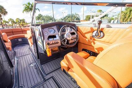 Cruisers Yachts 298 South Beach Edition