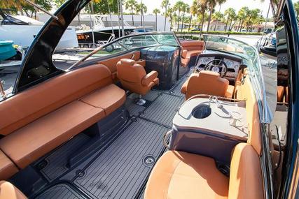 Cruisers Yachts 298 South Beach Edition