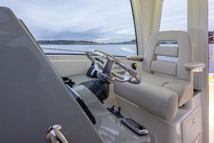 Boston Whaler 285 Conquest Pilothouse