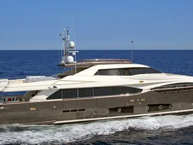 Ferretti Yachts Custom Line 124