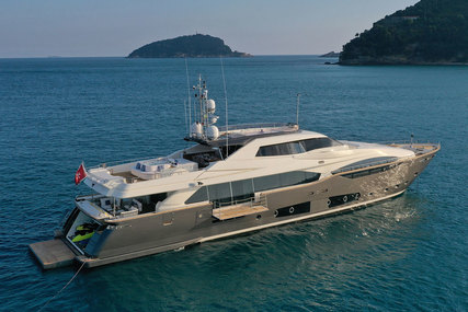 Ferretti Yachts Custom Line 124