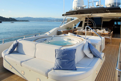 Ferretti Yachts Custom Line 124