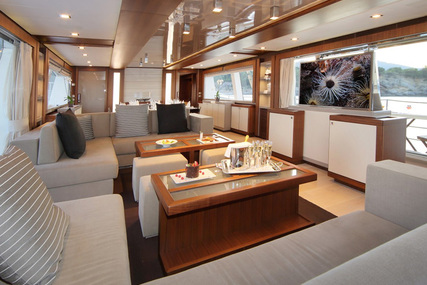 Ferretti Yachts Custom Line 124