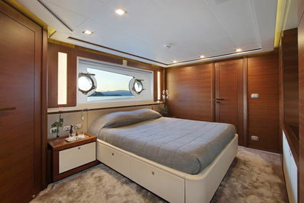 Ferretti Yachts Custom Line 124