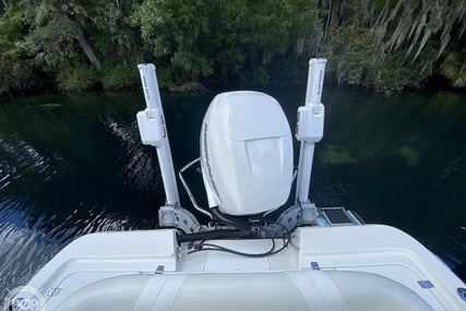 Triton 260LTS