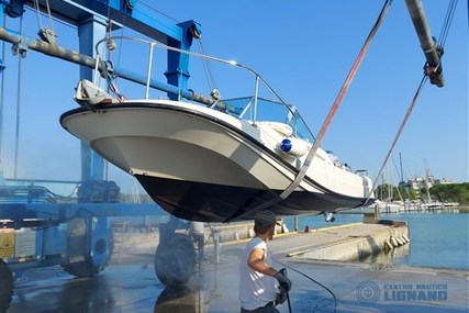 Boston Whaler 21.4 Revenge