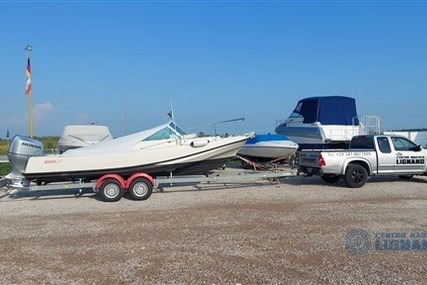 Boston Whaler 21.4 Revenge