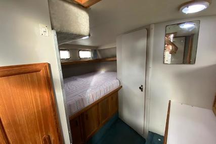 Carver 32 Aft Cabin