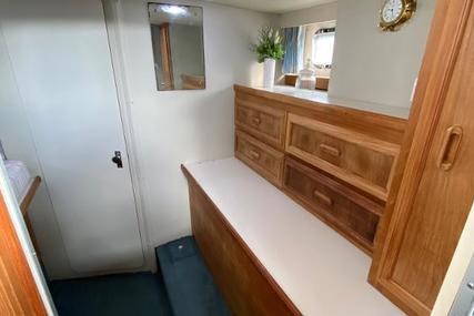 Carver 32 Aft Cabin