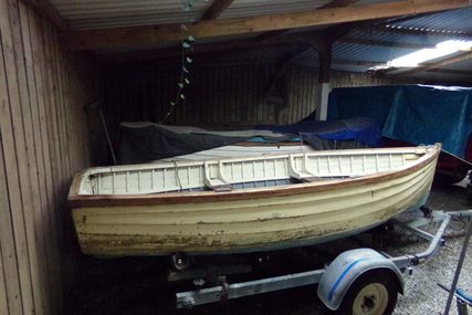 Custom Boats 12' Clinker Rowing Boat