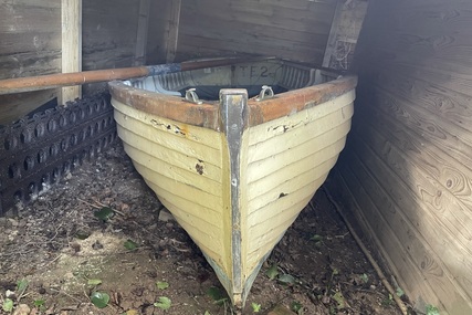 Custom Boats 12' Clinker Rowing Boat