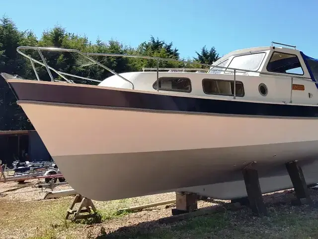 29ft FINNSAILER BERMUDIAN SLOOP