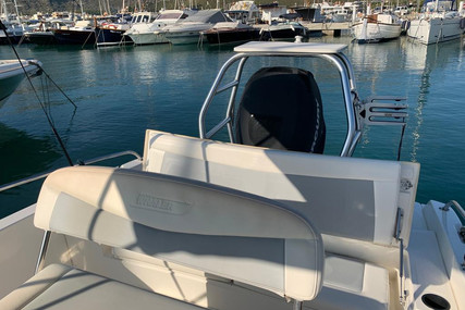 Boston Whaler 240 Dauntless