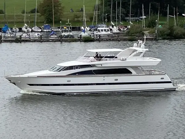 Elegance Yachts 82 S