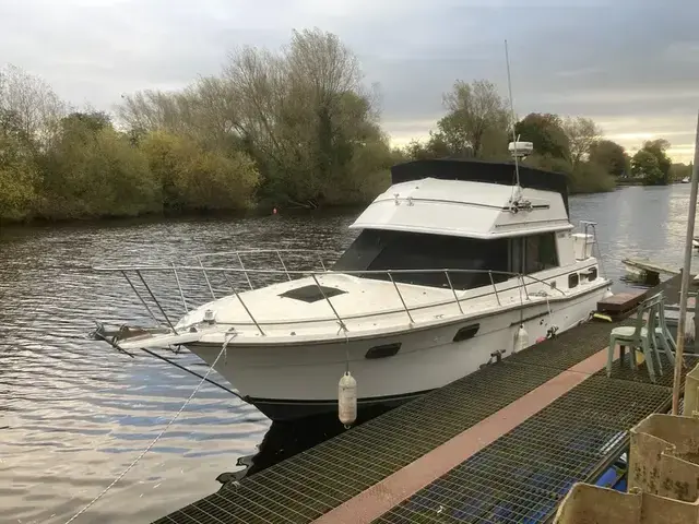 Carver 3007 Aft Cabin