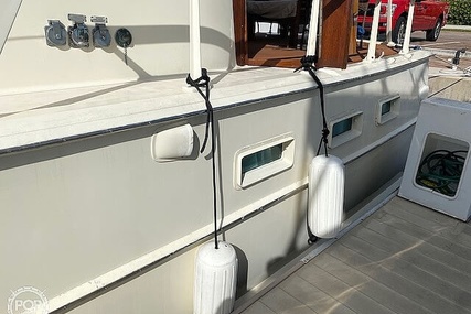 Hatteras 44 Tri Cabin