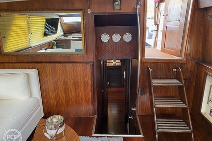 Hatteras 44 Tri Cabin