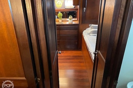 Hatteras 44 Tri Cabin