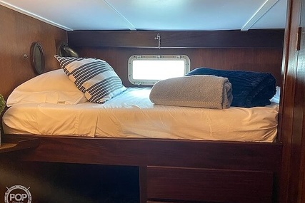 Hatteras 44 Tri Cabin