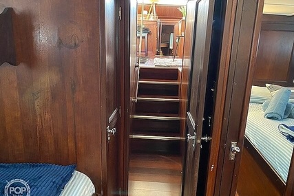 Hatteras 44 Tri Cabin