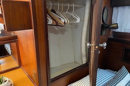 Hatteras 44 Tri Cabin