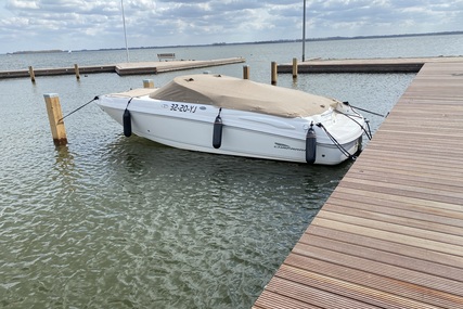 Chaparral 220 SSI