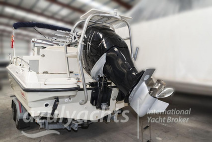 Boston Whaler 240 Dauntless