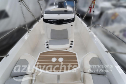 Boston Whaler 240 Dauntless