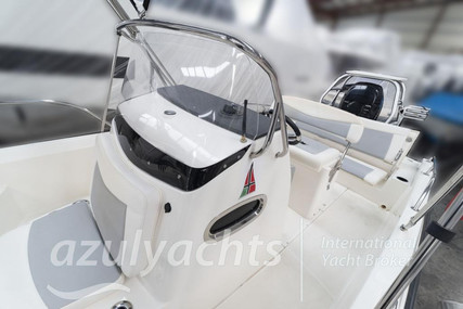 Boston Whaler 240 Dauntless