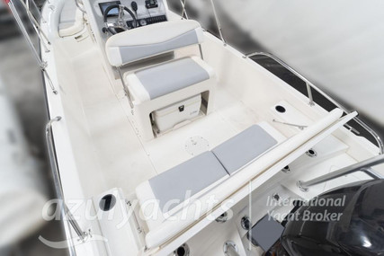 Boston Whaler 240 Dauntless