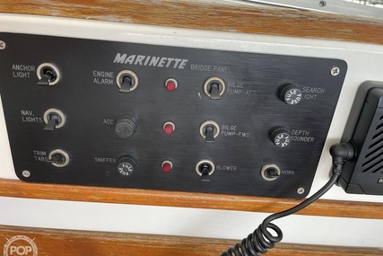 Marinette 28 sedan