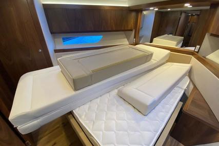 Riviera 54 Enclosed Flybridge