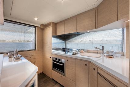 Ferretti Yachts 690