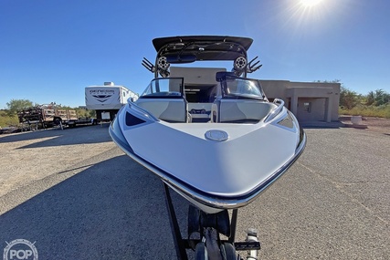 Malibu 247 Wakesetter LSV Silver Edition