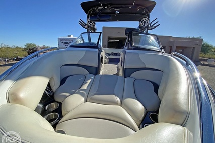 Malibu 247 Wakesetter LSV Silver Edition