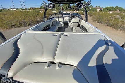 Malibu 247 Wakesetter LSV Silver Edition