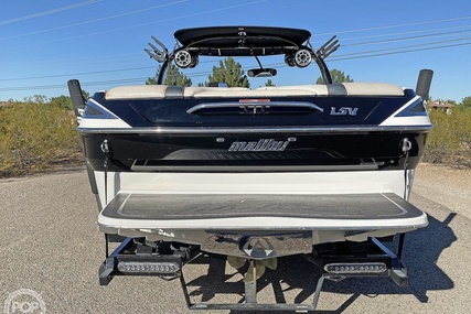 Malibu 247 Wakesetter LSV Silver Edition